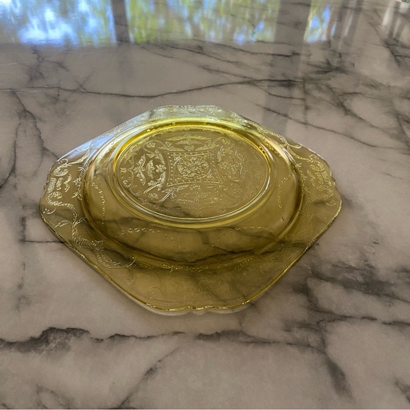 Vintage Madrid Pattern Amber Federal Depression Glass Plate - Picture 7 of 9